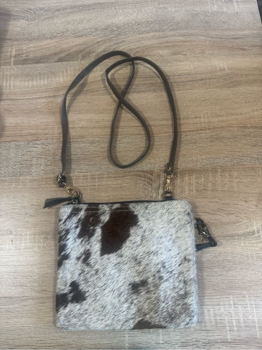 Women’s Cowhide Crossbody Bag - Brown & White
